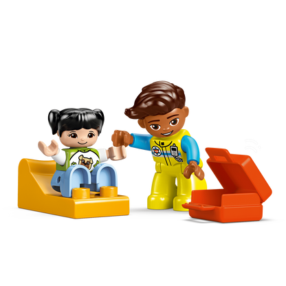 LEGO DUPLO: Ambulance & Driver