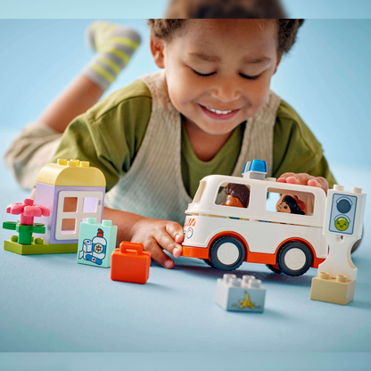 LEGO DUPLO: Ambulance & Driver