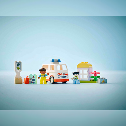 LEGO DUPLO: Ambulance & Driver