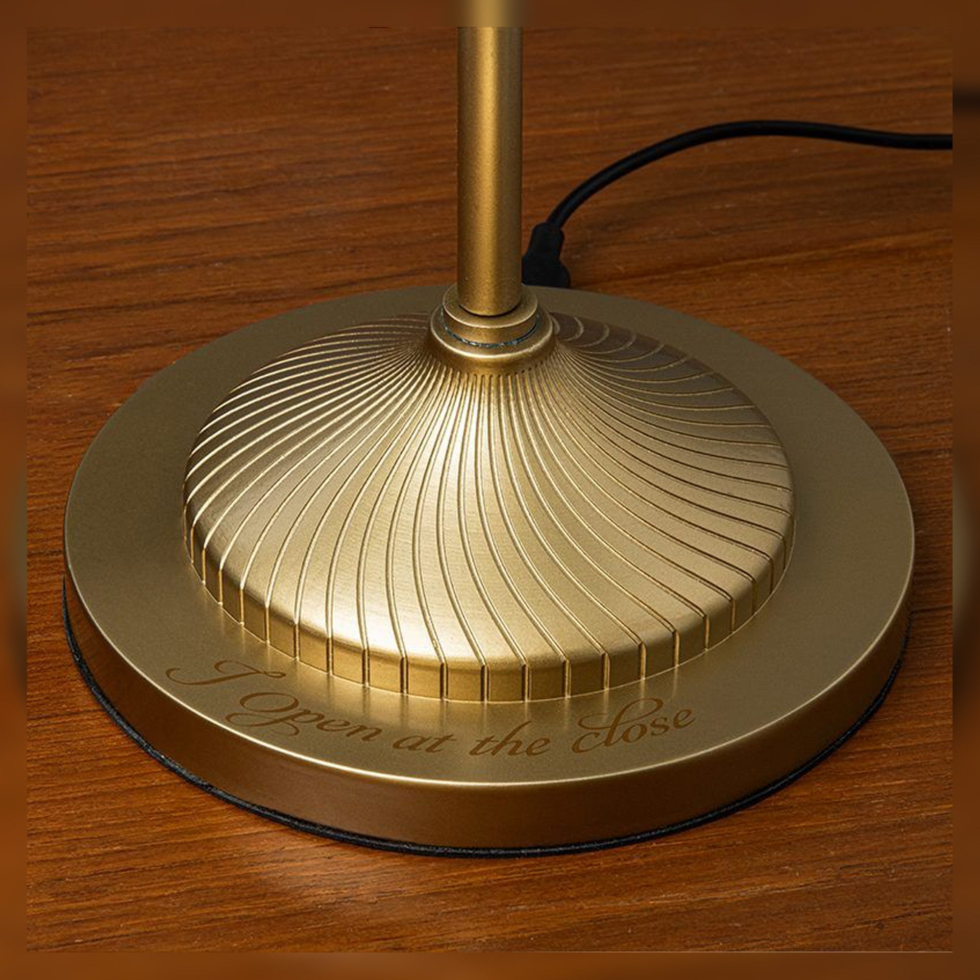 Golden Snitch Posable Desk Lamp - KOODOO